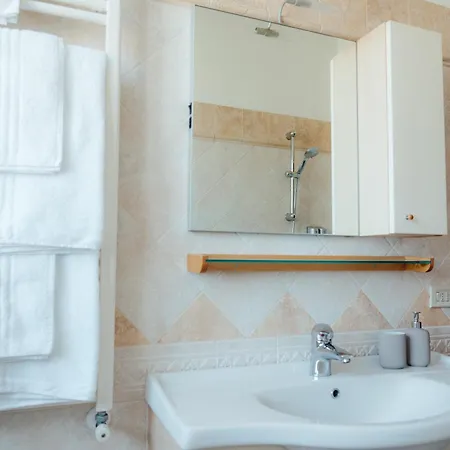 Il Tramonto Apartment *